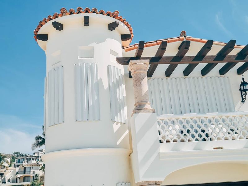 HV accordion shutters